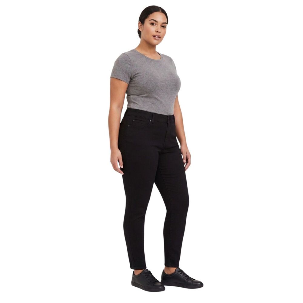 Torrid Black Bombshell Skinny Jeans Size 20R